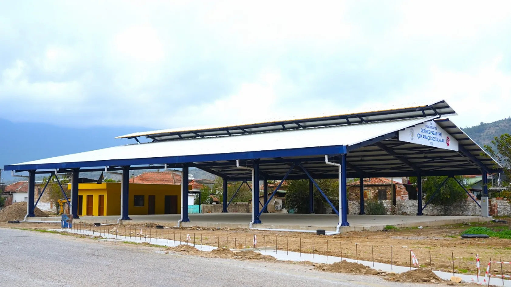 Milas Derince Mahallesi Pazar Yeri Ve Çok Amaçlı Sosyal Alanda sona yaklaşıldı
