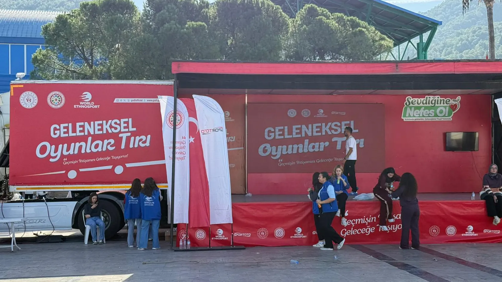 Fethiye'de çocuklar ata yadigarı 'geleneksel oyunlarla' tanıştı