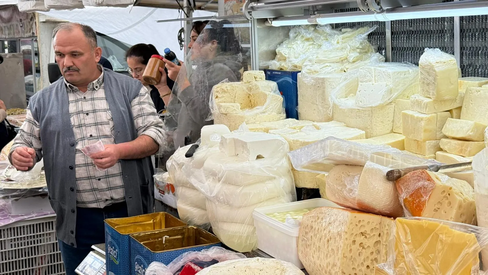 Fethiye Pazar Esnafından Uyarı! 'En Çok Peynirde Dikkat Edin'