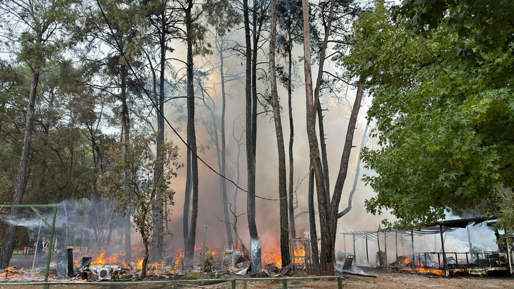 Fethiye Yanıklar Mahallesi'nde korkutan yangın