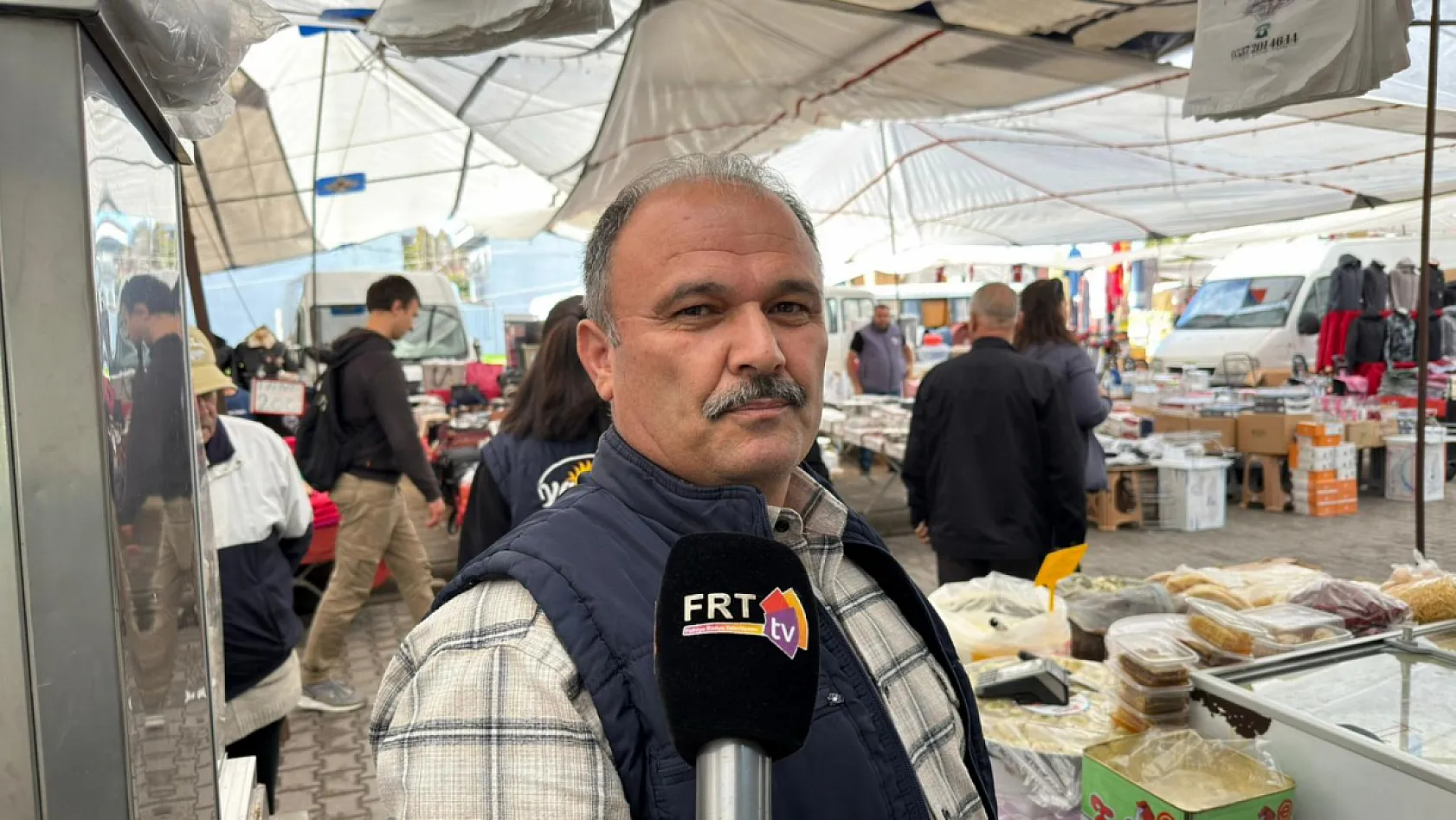 Fethiye Çalış Pazarı'nda Yağış Sonrası Yoğunluk Arttı