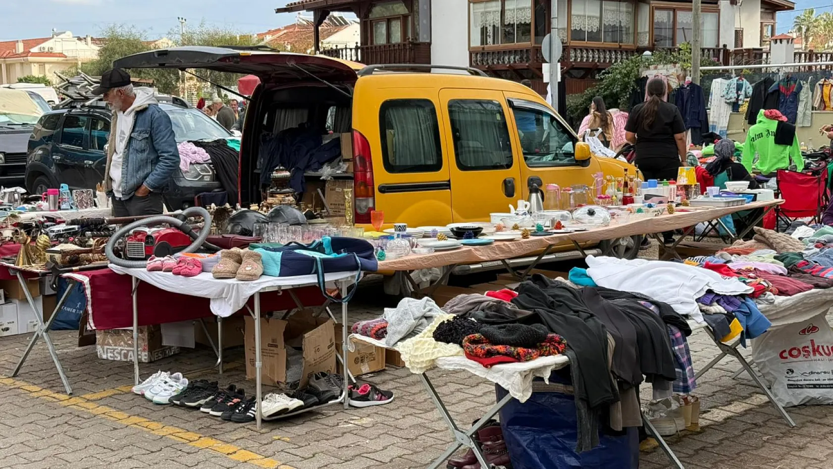 Fethiye'de ikinci el pazarında satışlar Günlükbaşıspor yararına kullanılacak
