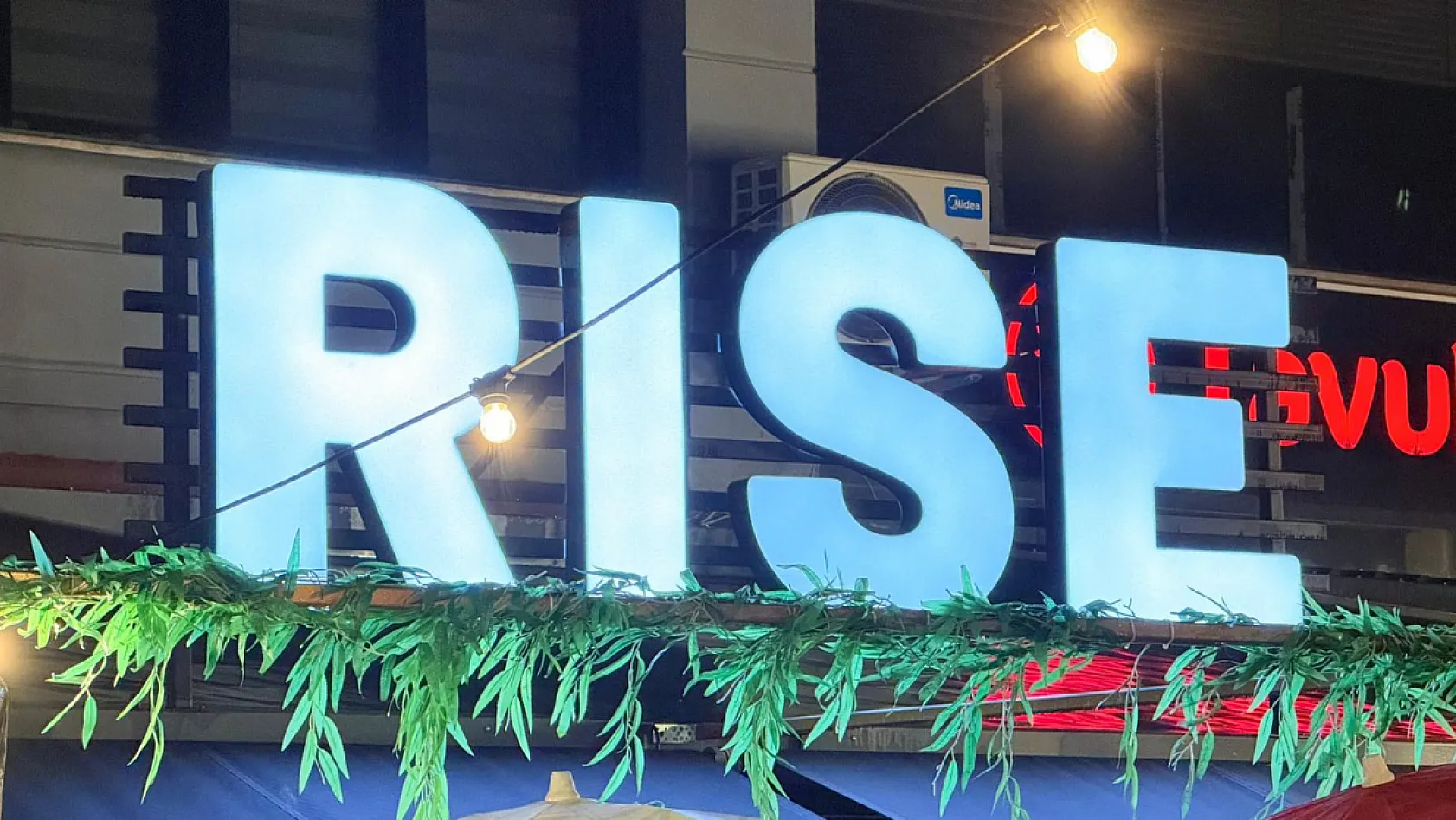 Fethiye' Rise Restoran'da 'Recep İvedik 2' temalı Quiz Night'a yoğun ilgi