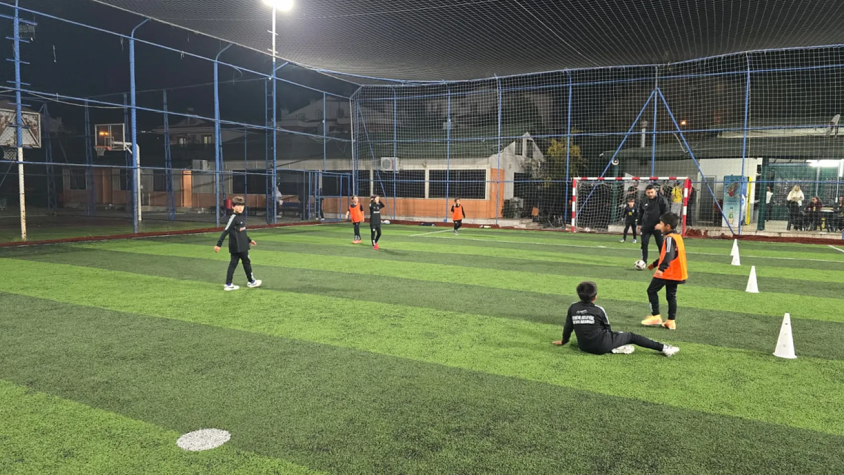 Fethiye Atletik Futbol Akademi'de Küçük Yaş Gruplarına Futbol Eğitimi