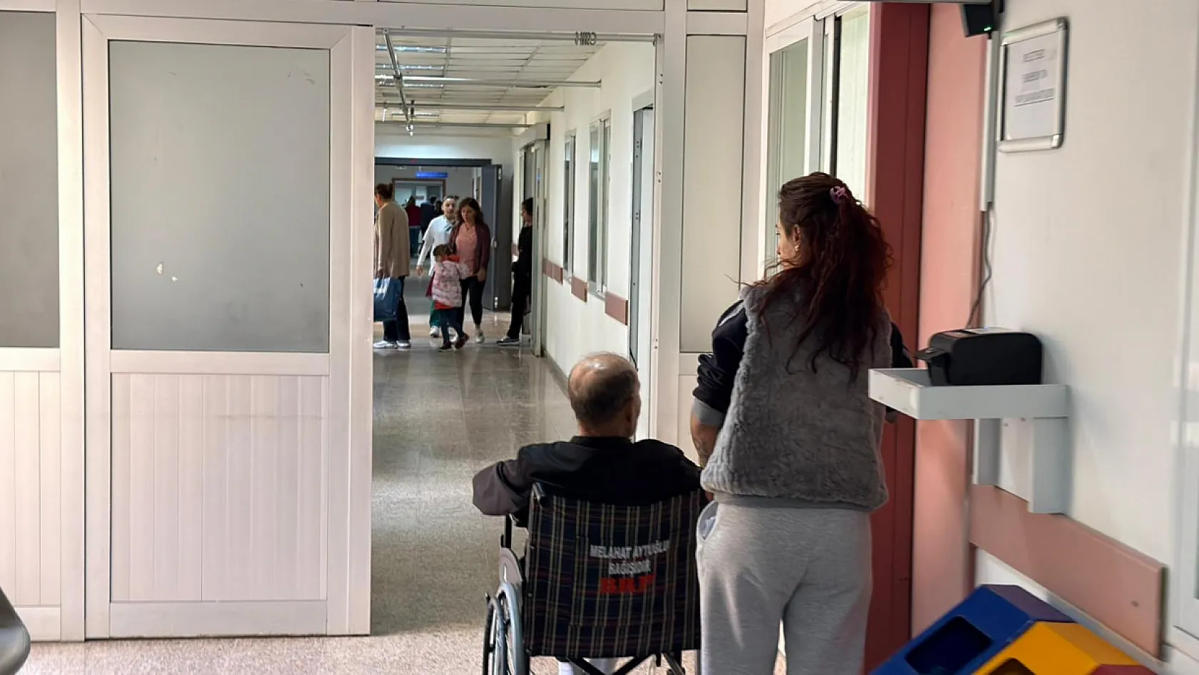 Fethiye Devlet Hastanesi'nde Hasta Yoğunluğu Dikkat Çekiyor