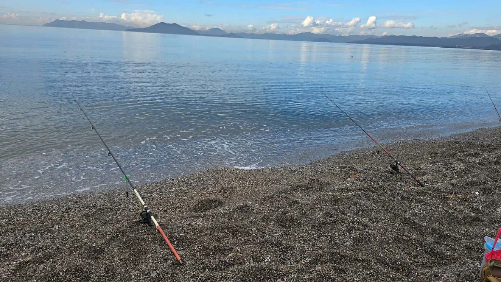Fethiye Çalış Plajı'nda olta keyfi: 64 yaşında balık tutkusu
