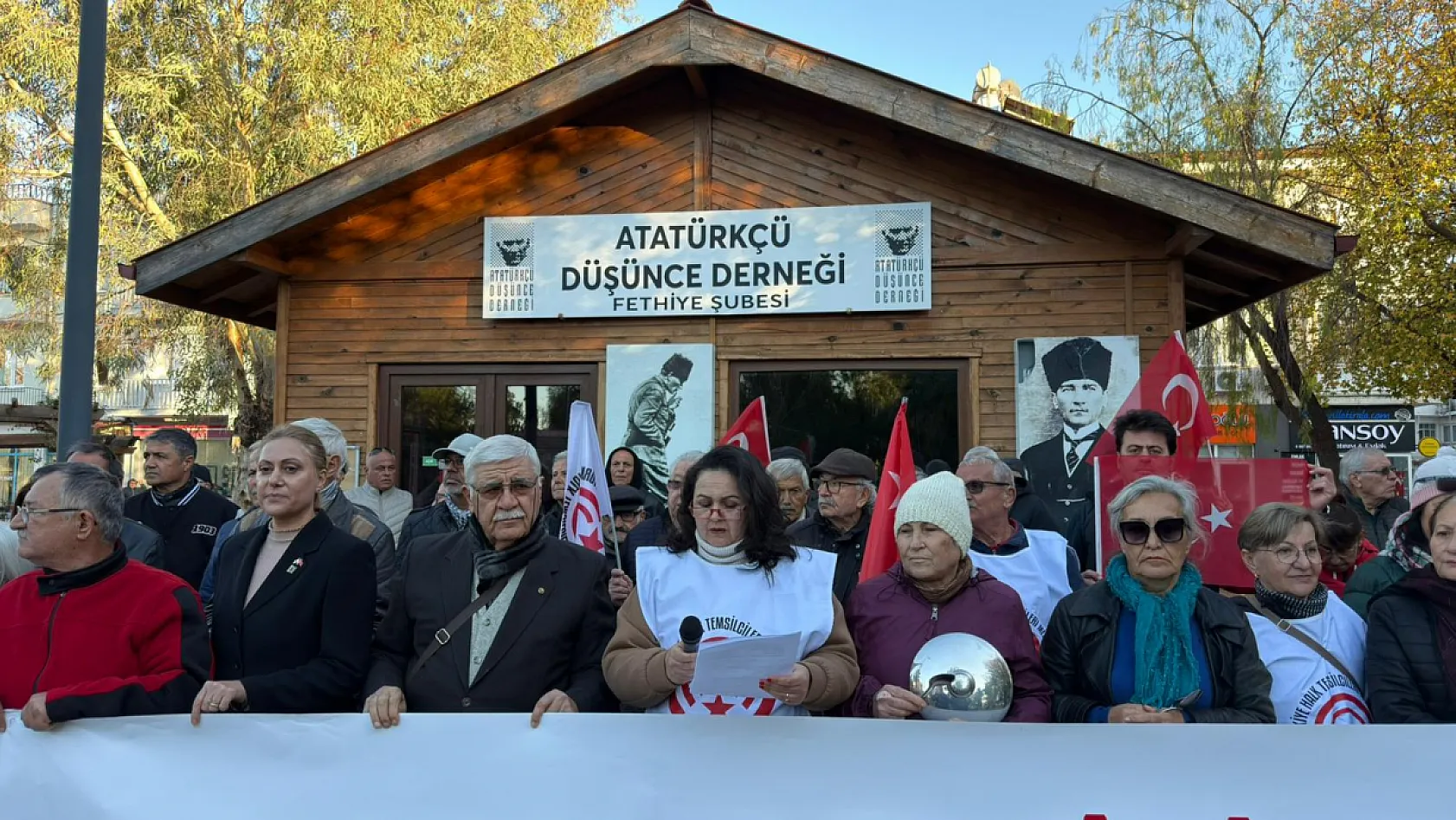 Fethiye Halk Temsilcileri Meclisi'nden asgari ücret tepkisi: 'Yaşamın asgarisi olmaz'