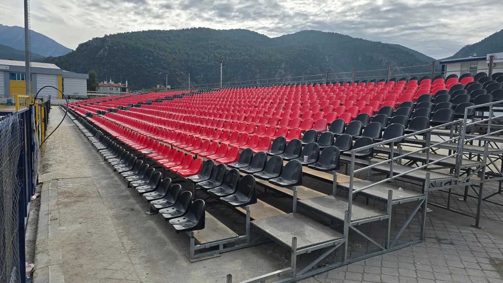 Galatasaray Maçı Öncesi Fethiye İlçe Stadı'nda Yoğun Hazırlık