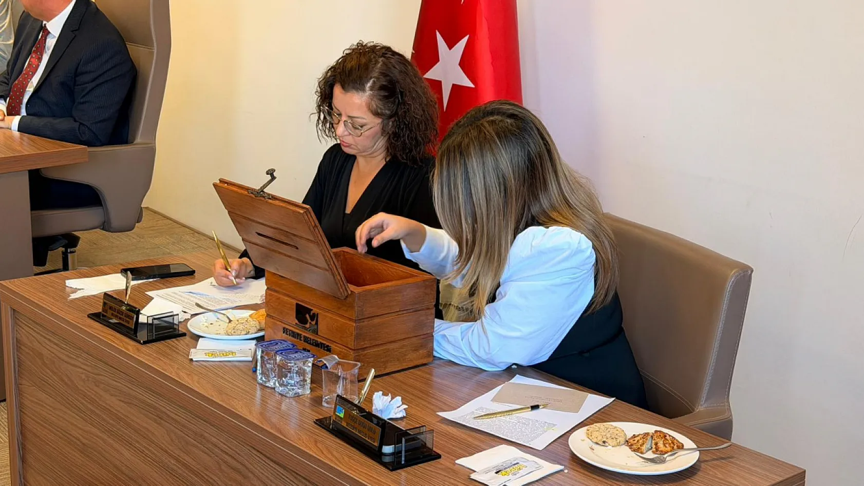 Fethiye Belediyesi Meclisi'nde 25 gündem maddesi görüşüldü, denetim komisyonu belirlendi