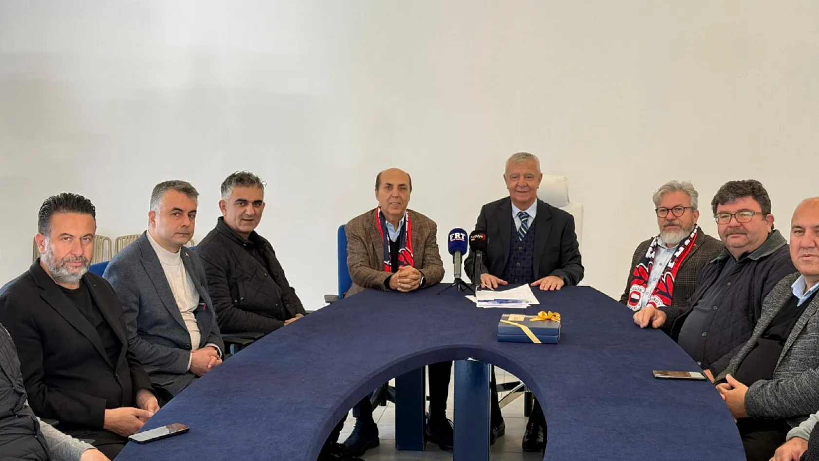 Aydın Ayaydın'dan Fethiyespor'a destek ziyareti