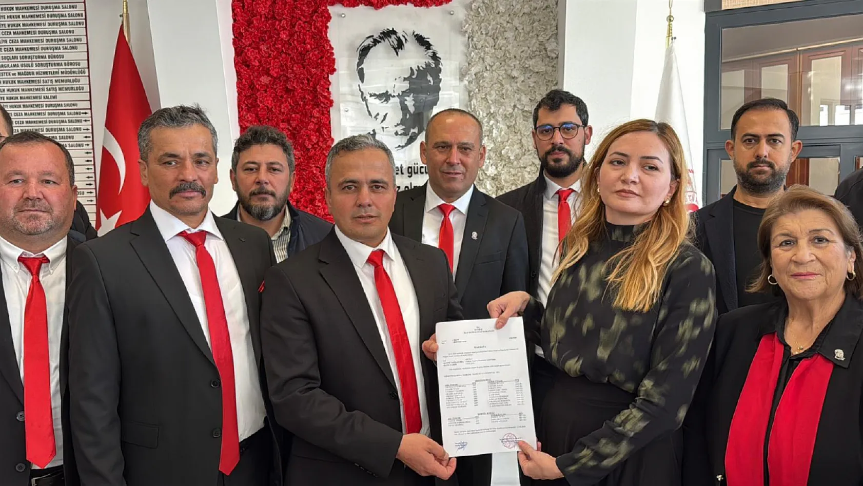 Fethiye Esnaf ve Sanatkarlar Odası Başkanı Kamil Mutlu Demirtaş mazbatasını aldı