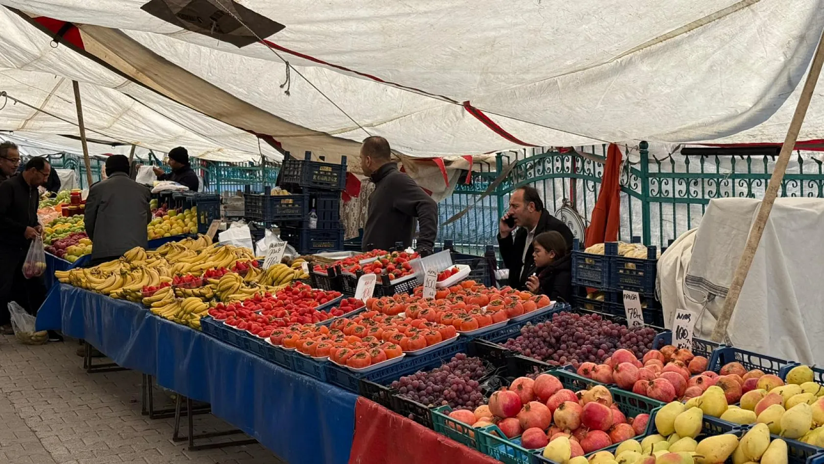 Fethiye Salı Pazarı'nda durgunluk: Üretimdeki sıkıntılar fiyatları yükseltti