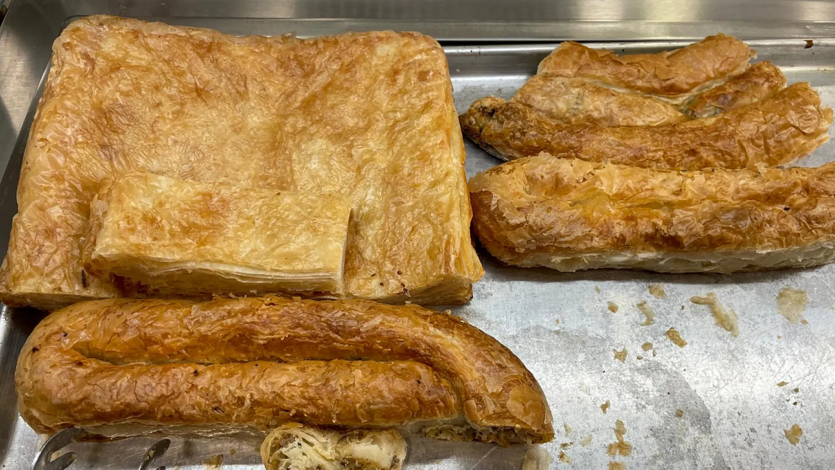 Fethiye'de lezzet durağı: Mis Börek'ten el açması börekler