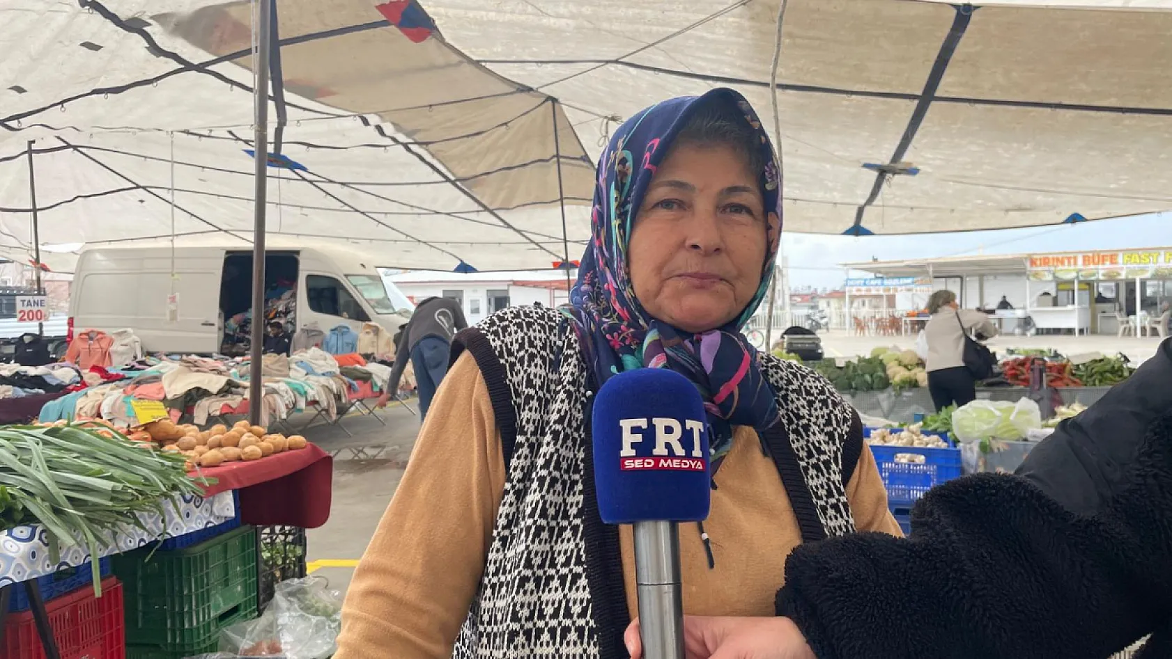 Fethiye Taşyaka Pazarı'nda fiyatlar hava şartlarına takıldı