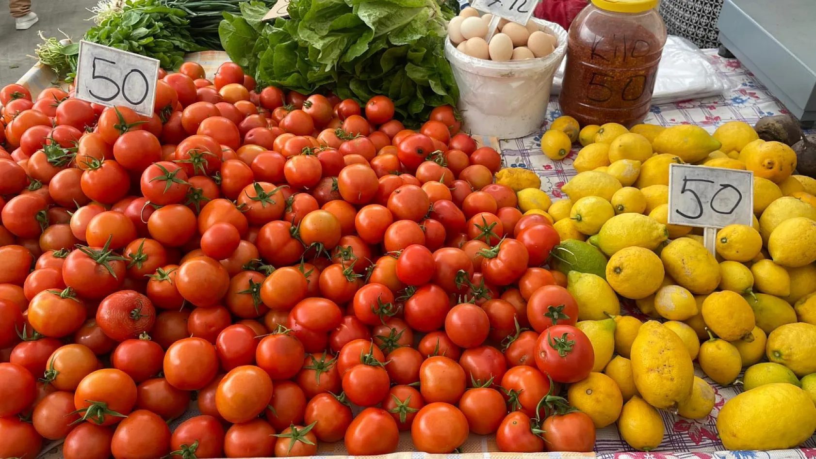 Fethiye Taşyaka Perşembe Pazarı'nda sebze fiyatları el yakıyor