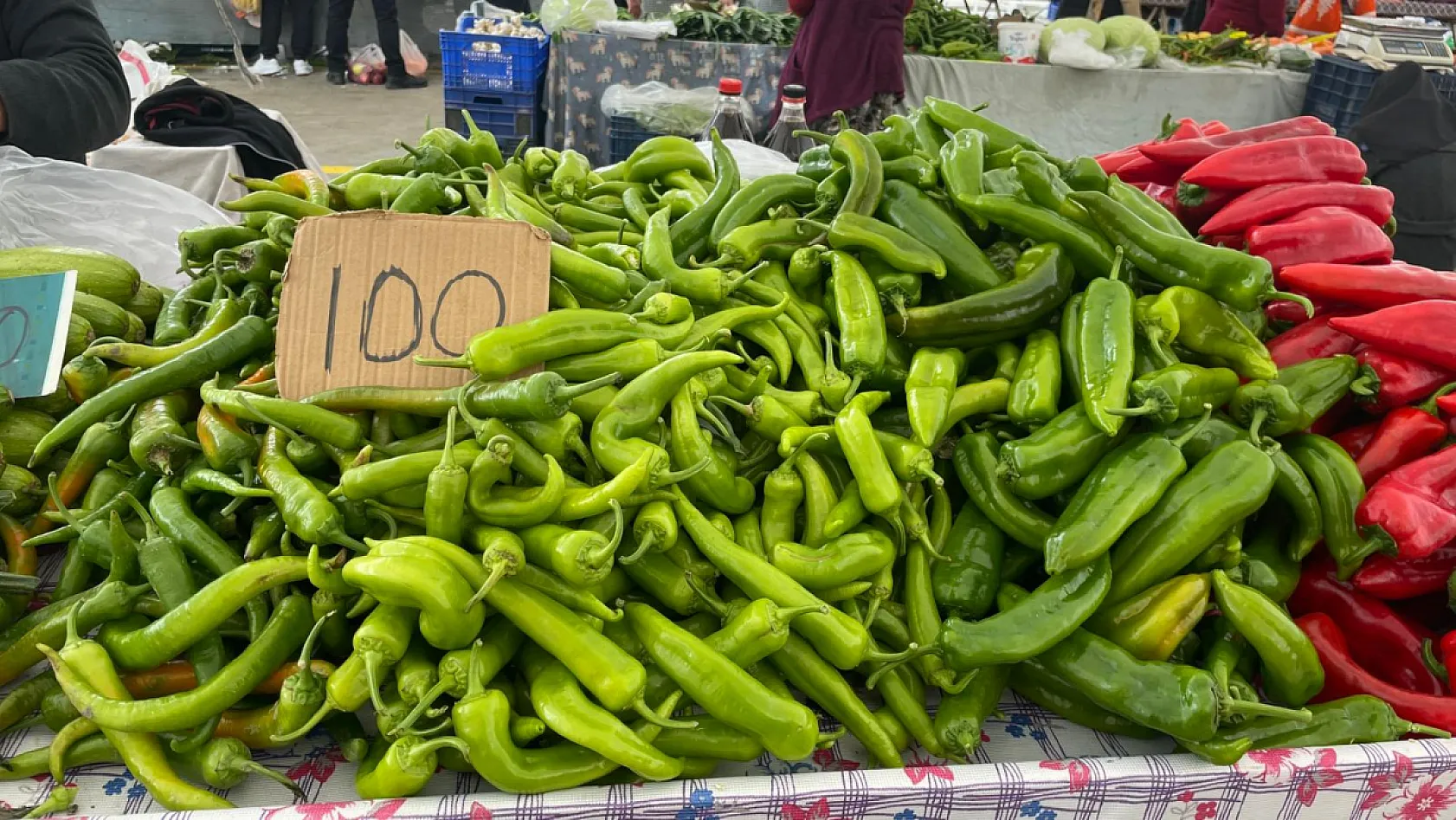 Fethiye Taşyaka Perşembe Pazarı'nda sebze fiyatları el yakıyor
