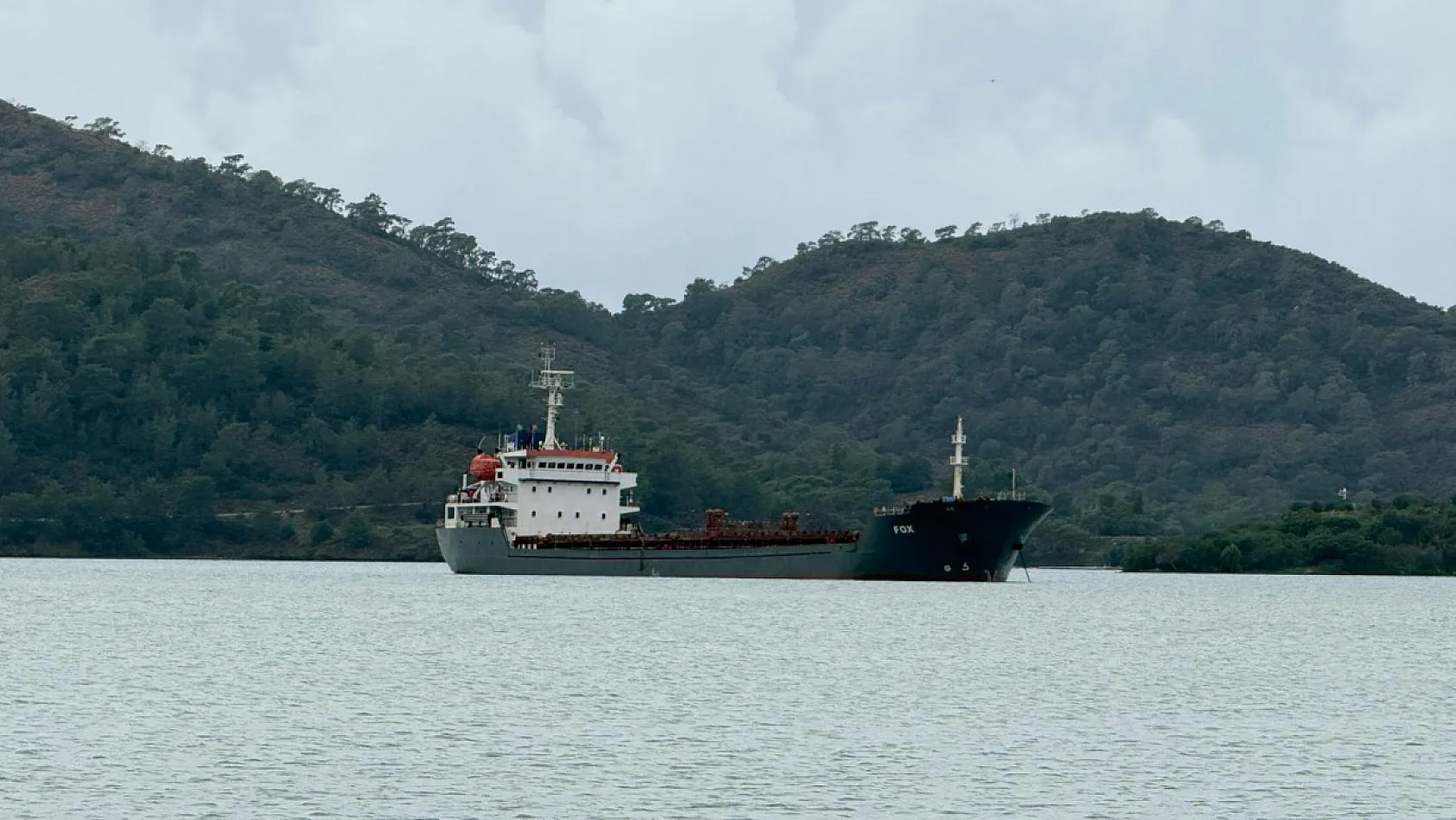 Barbados bayraklı yük gemisi 'Fox' Fethiye Körfezi'ne demirledi