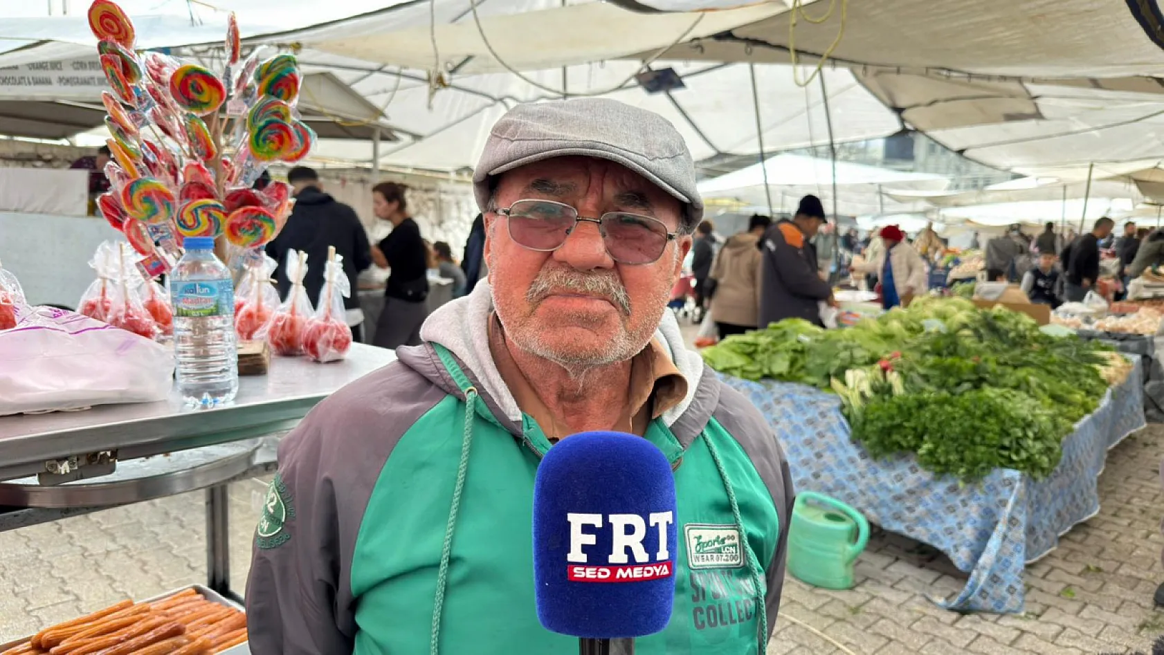 Fethiye Cuma Pazarı'nda yağmura rağmen hareketlilik