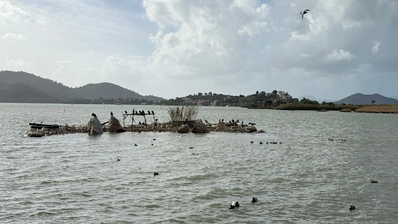 Fethiye'de güneş yüzünü gösterdi, Ördek Adası'nda manzara hayran bıraktı
