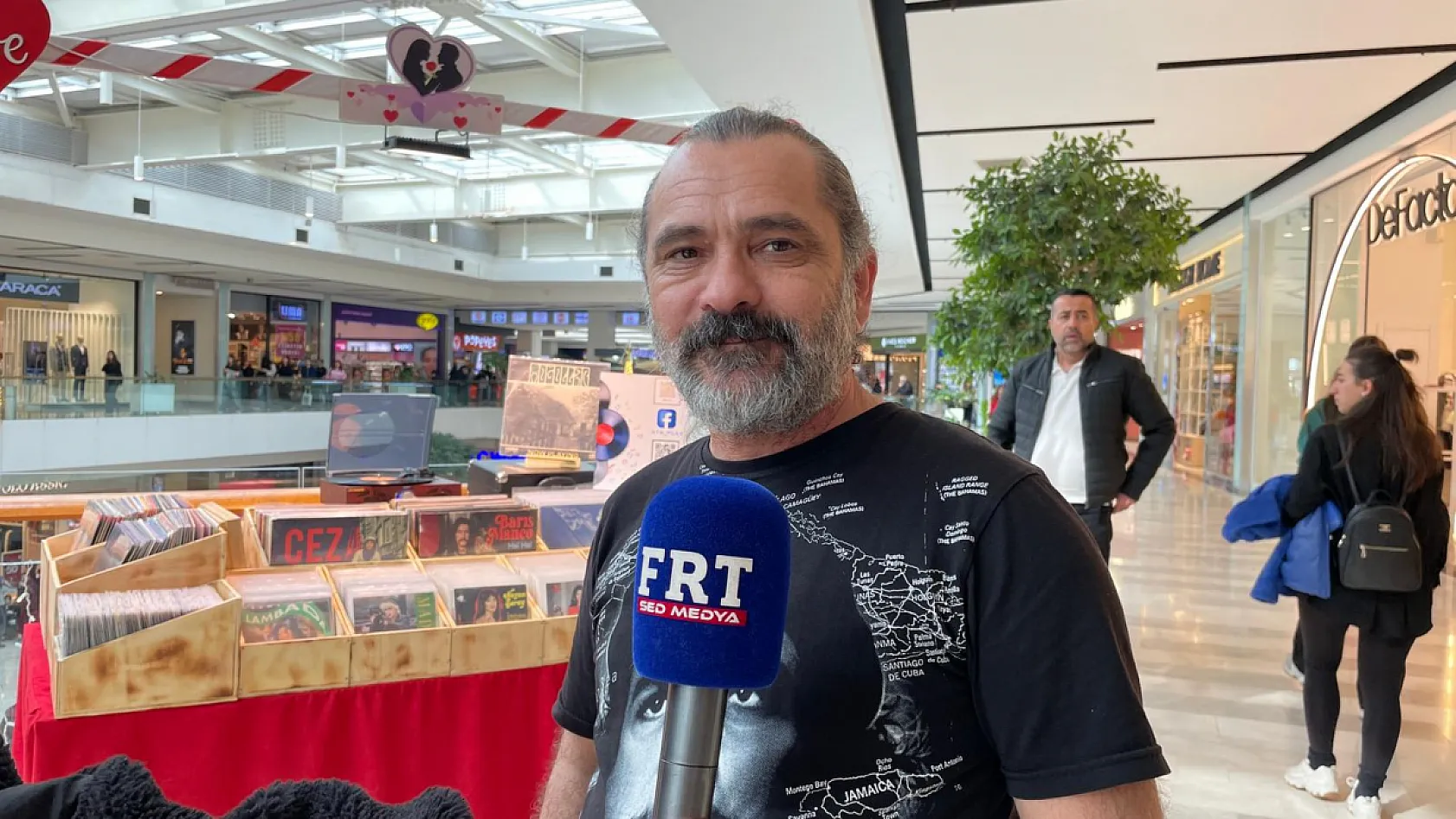 Fethiye'de plak tutkunlarına nostaljik buluşma