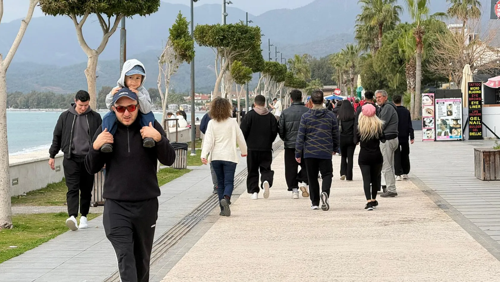 Fethiye'de Pazar'ın tadını Çalış'ta çıkardılar