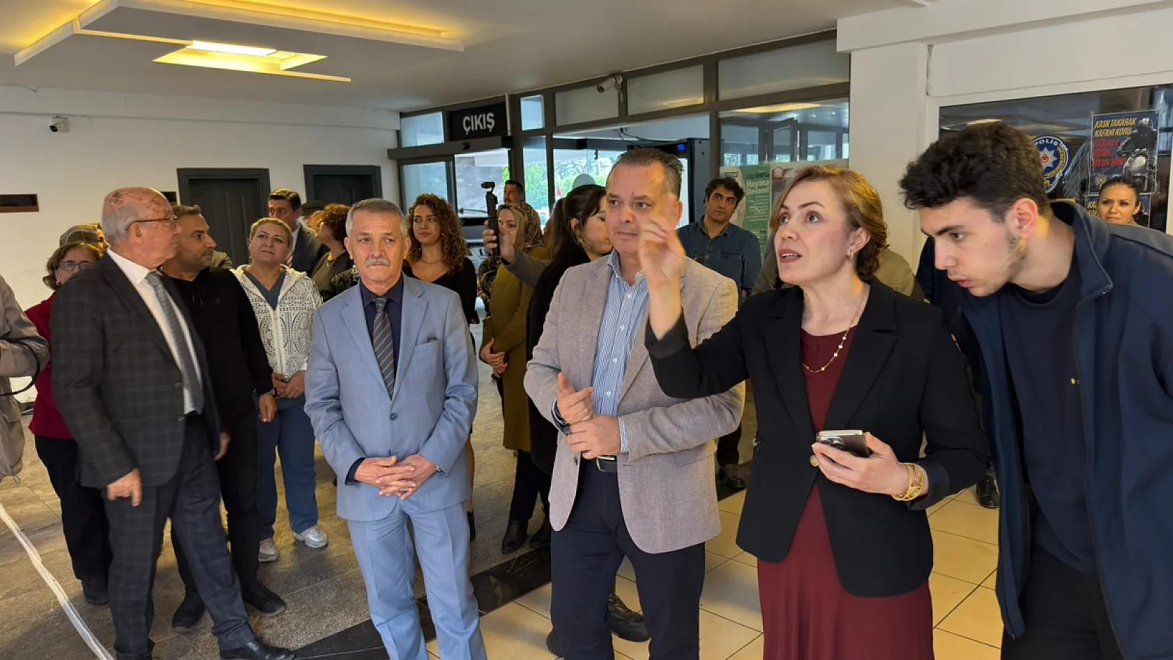 'Kuantum Etkiler' sergisi Fethiye'de sanatseverlerle buluştu