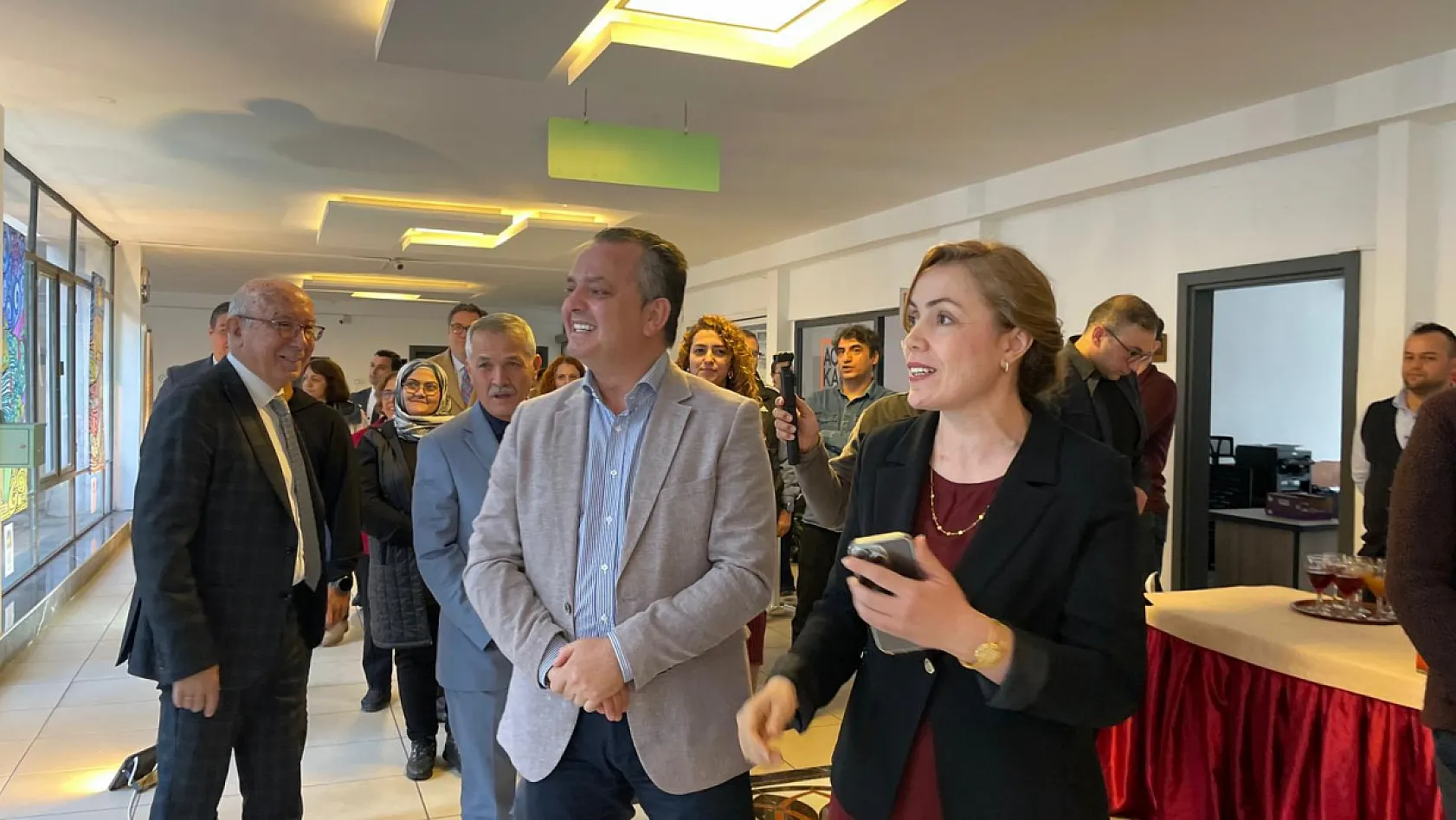 'Kuantum Etkiler' sergisi Fethiye'de sanatseverlerle buluştu