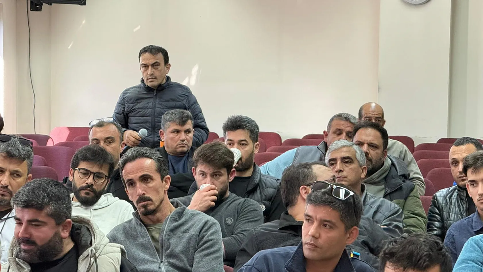 Fethiye'de berber esnafının sorunları masaya yatırıldı
