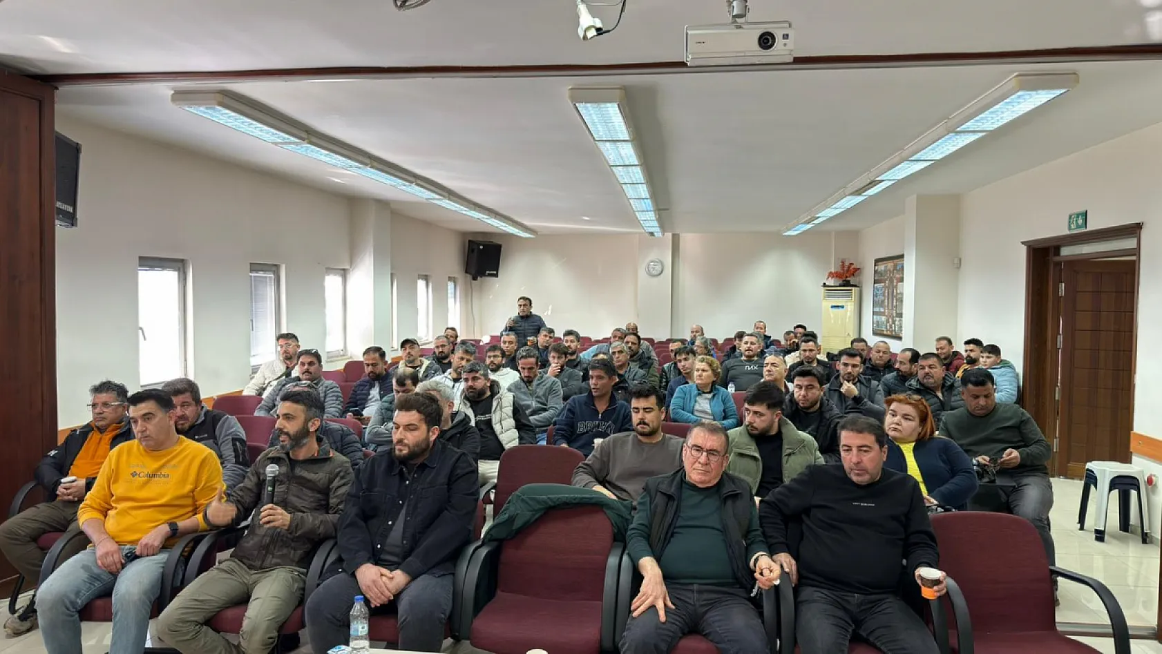 Fethiye'de berber esnafının sorunları masaya yatırıldı