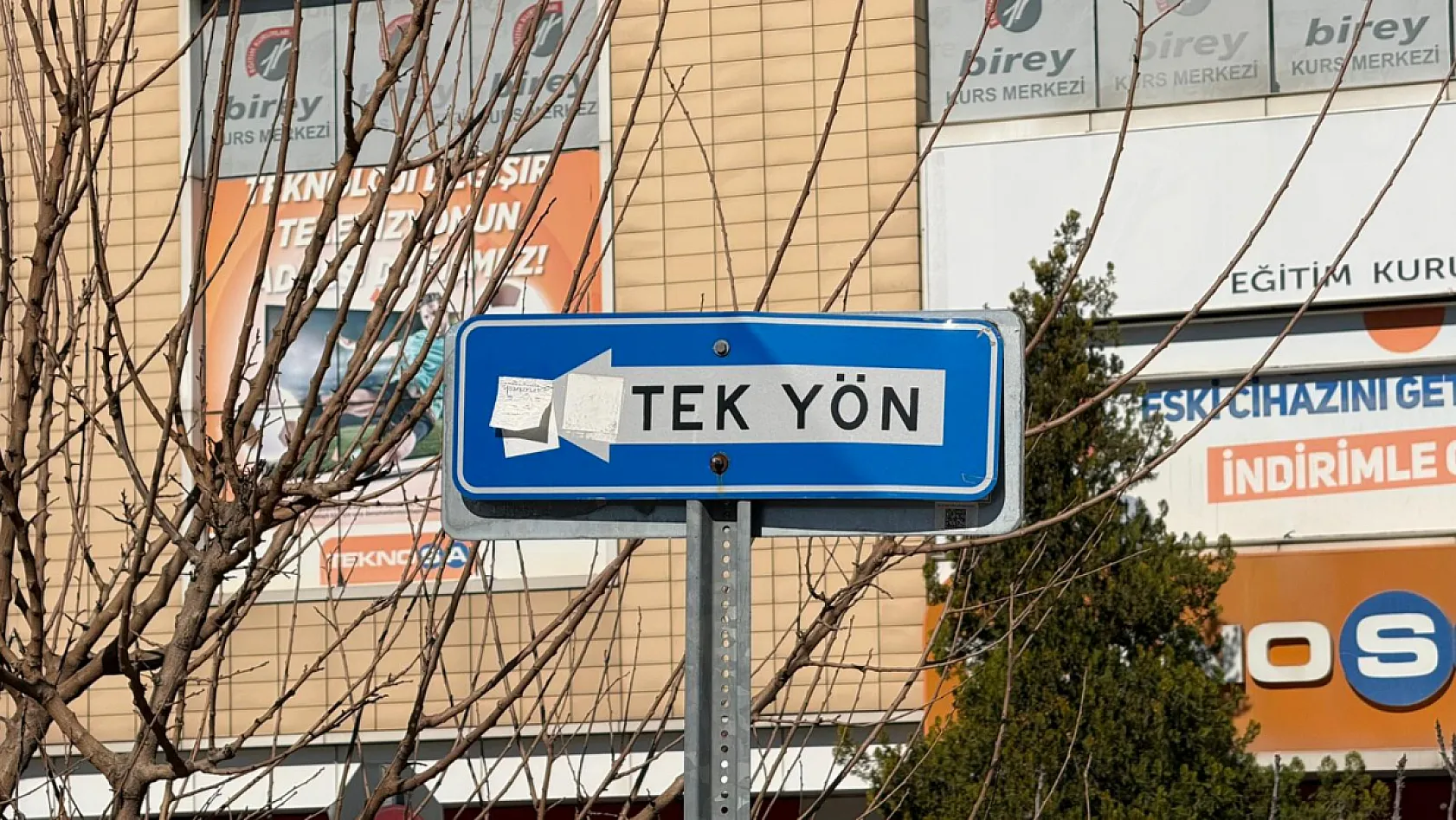 Fethiye'de tek yön sokağa ters girişlere denetim