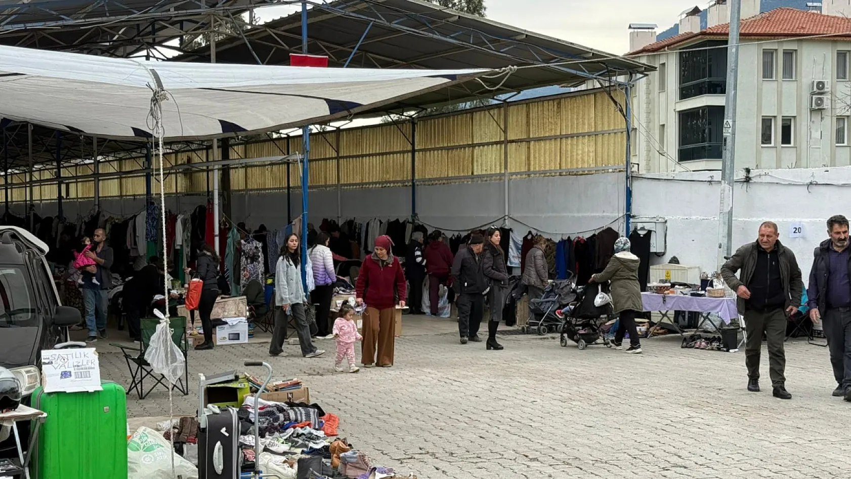 İkinci El Pazarı Fethiye'de Dayanışmayı Büyütüyor