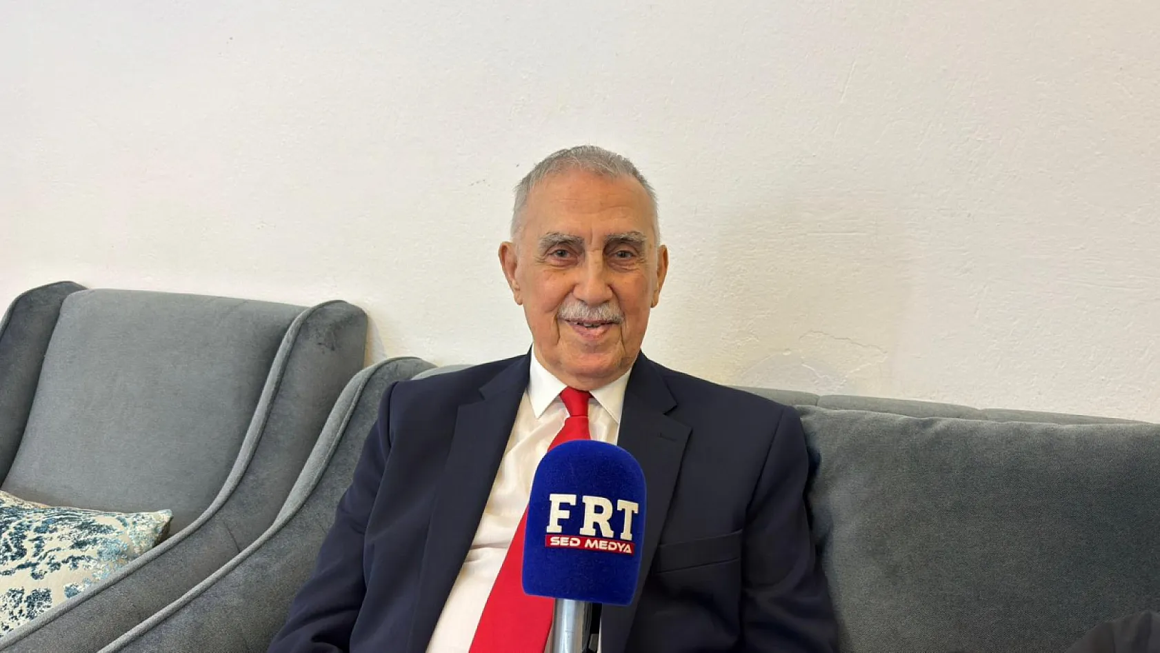Fethiye'de 'Olaylar Çok Büyük' Tiyatrosu İzleyiciden Tam Not Aldı