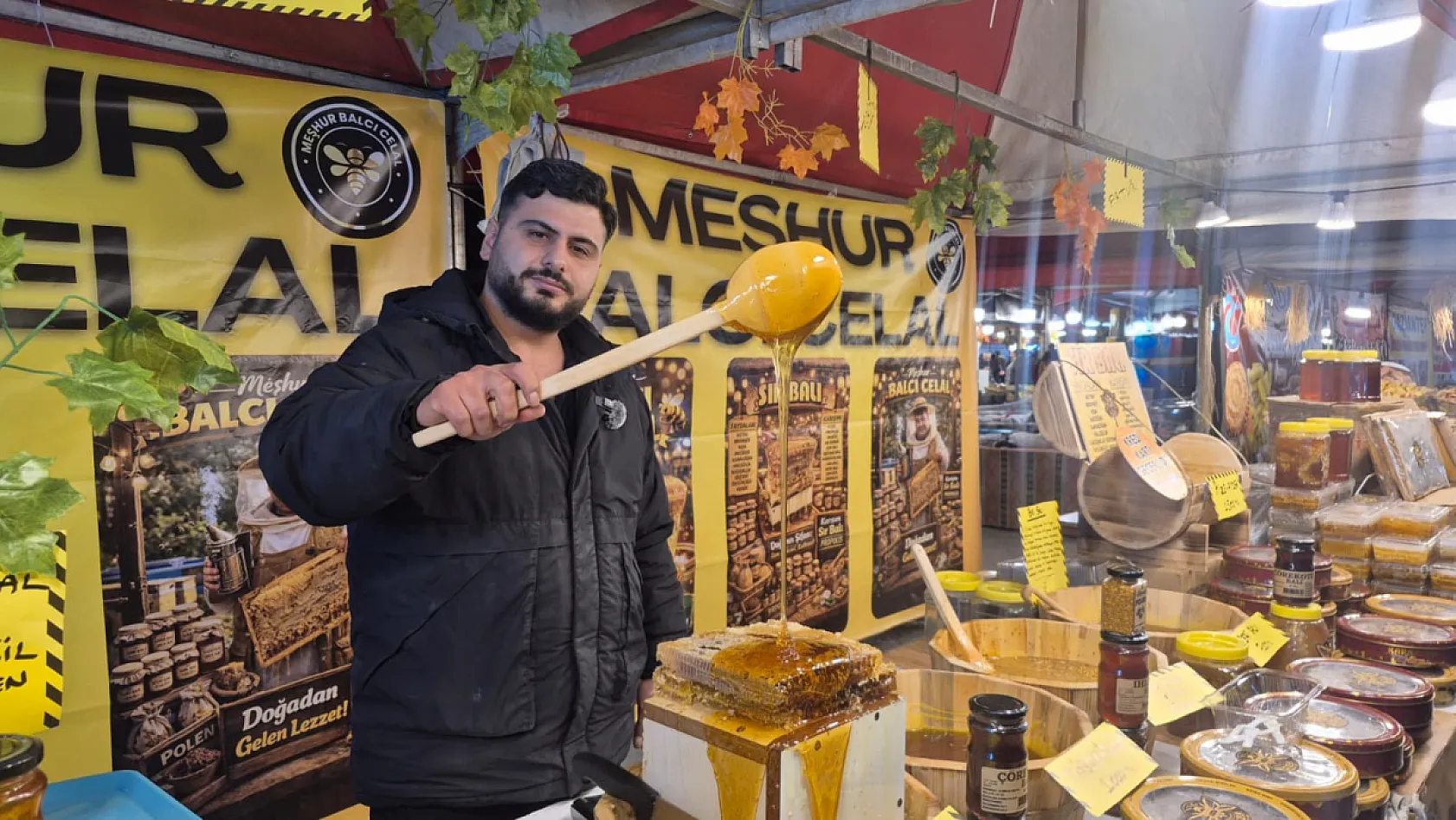 Fethiye'de 1. Hamsi Festivali'nde doğal bala yoğun ilgi