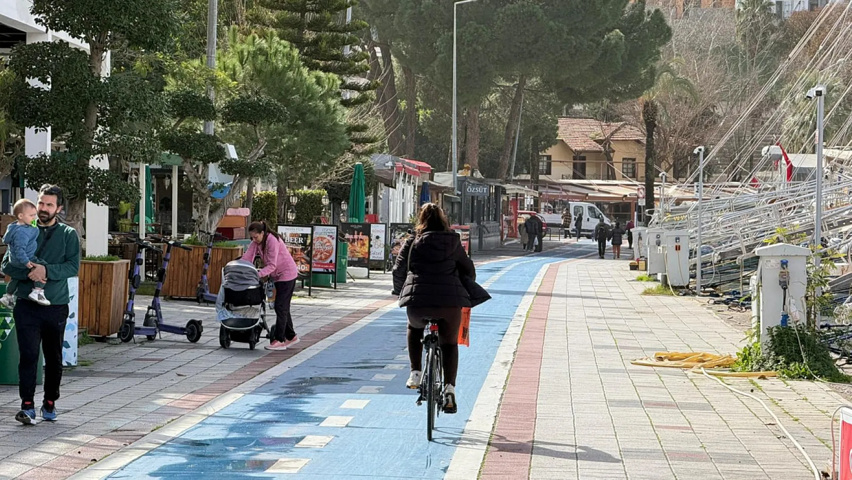 Fethiye'de 17 Derecelik Güneşli Hava Sahillere Yoğunluk Getirdi