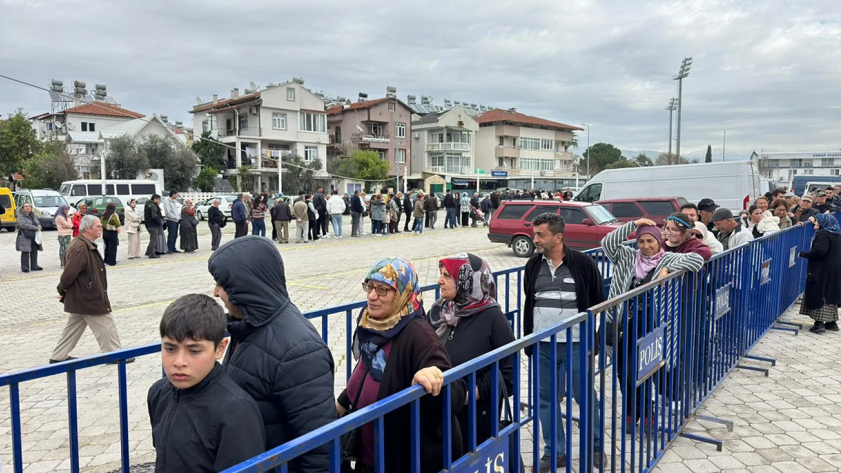 Fethiye'de Hamsi Kuyruğu: Festival Alanında Yoğunluk Yaşandı
