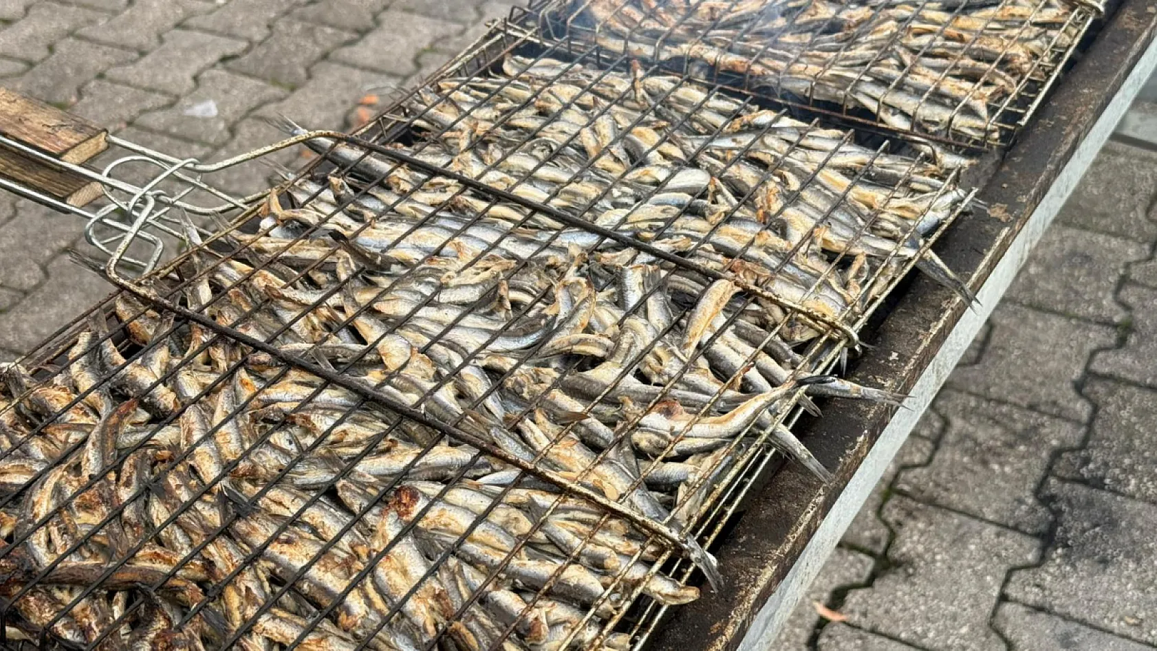 Fethiye'de Hamsi Kuyruğu: Festival Alanında Yoğunluk Yaşandı