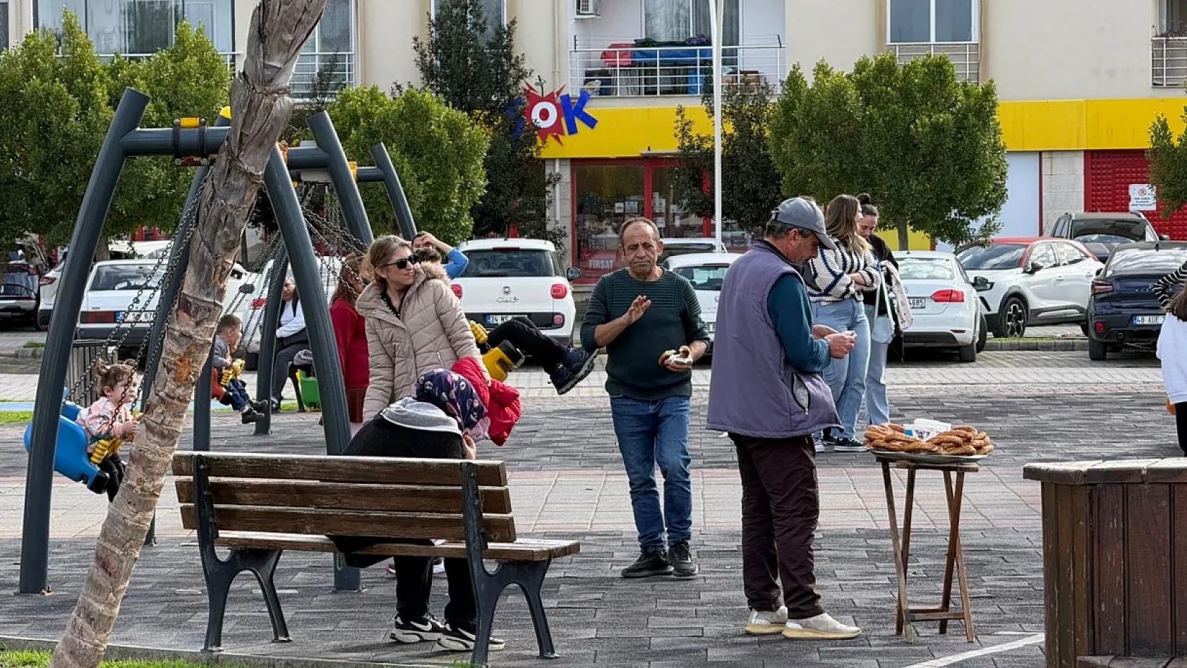 Fethiye'de güzel havayı fırsat bilen vatandaşlar sahil ve parklara akın etti