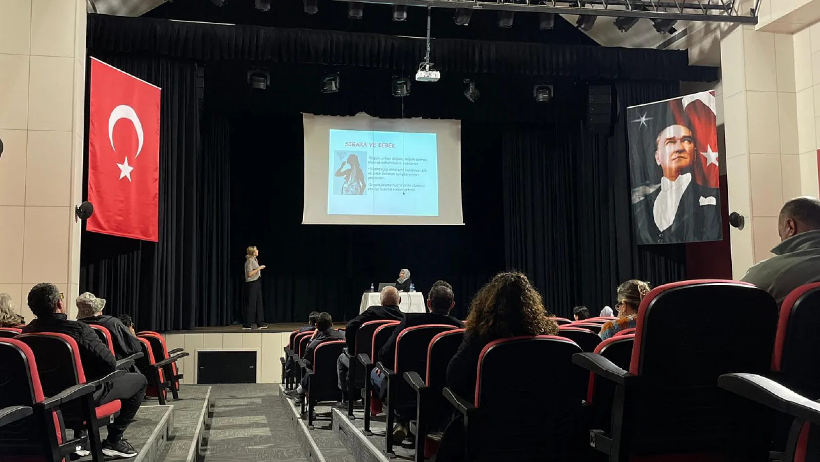 Fethiye'de Dünya Sigarayı Bırakma Günü'nde 'Sağlıklı Yaşam Semineri'