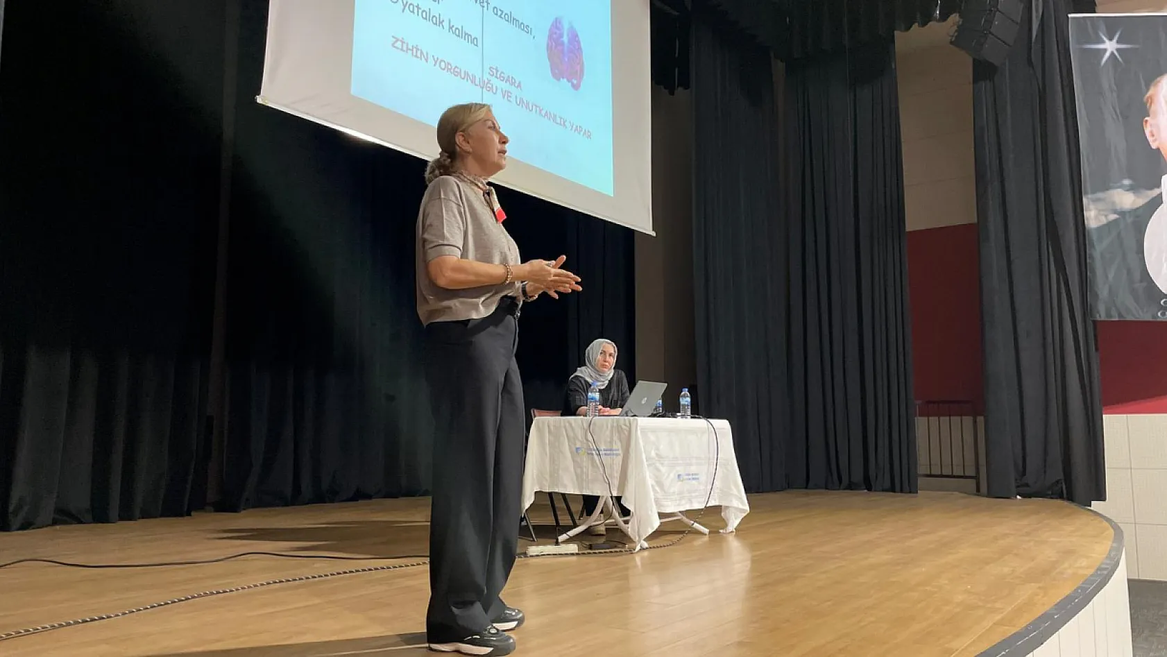 Fethiye'de Dünya Sigarayı Bırakma Günü'nde 'Sağlıklı Yaşam Semineri'