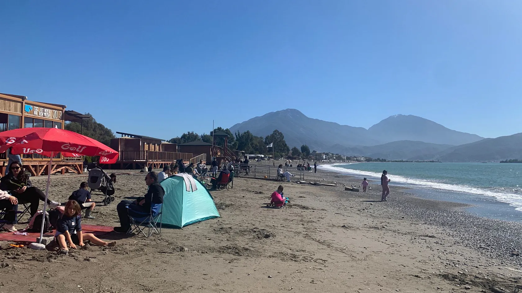 Fethiye'de Vatandaşlar Sahillere Akın Etti