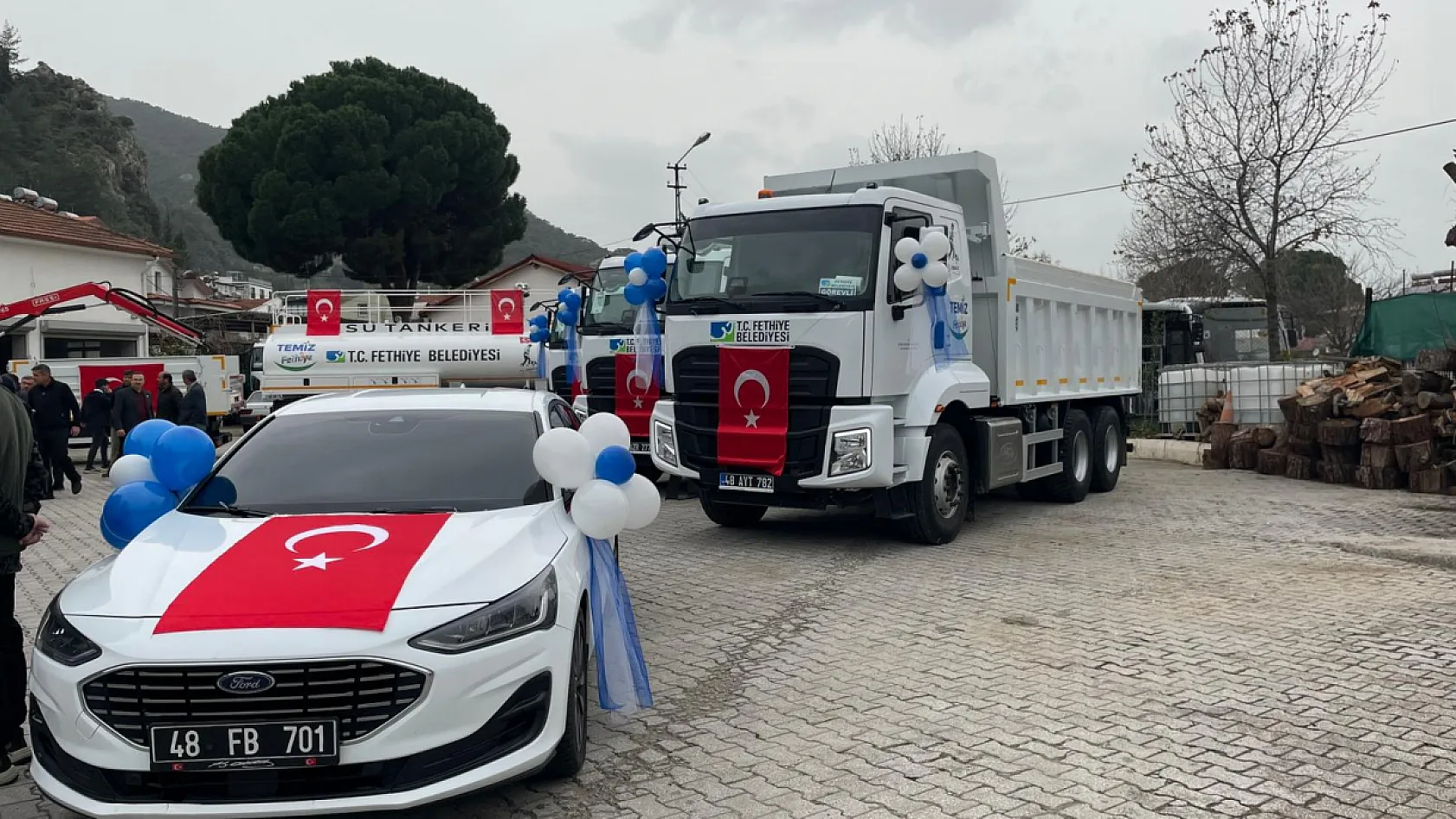 Fethiye'de araç filosuna 12 takviye: Karaca'dan tasarruf ve güçlü belediye vurgusu