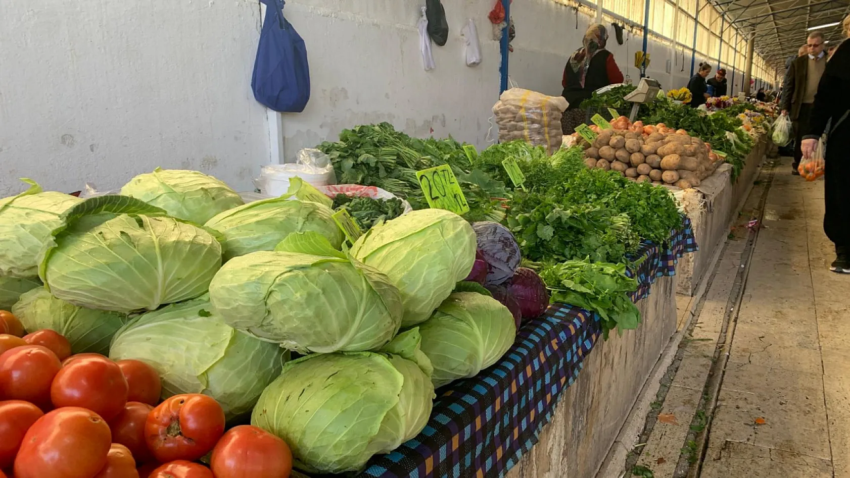 Fethiye Cuma Pazarı'nda kış bereketi: Hem alışveriş hem şifa