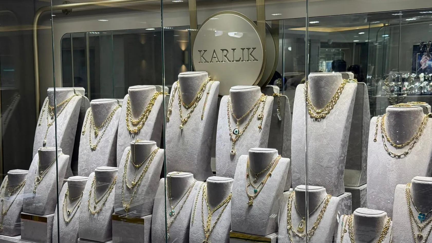 Fethiye'de Karlık Kuyumculuk'tan piyasa yorumu: Altın nereye gider?