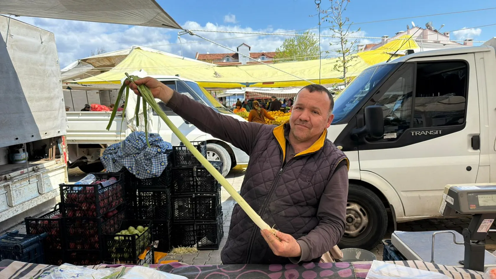 Fethiye Çalış Pazarı'nda Taze Ürünler Hem Yerli Hem Yabancı Turistlerin İlgi Odağı