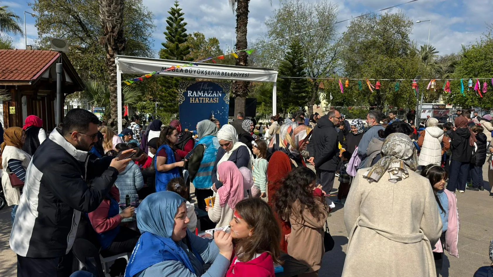 Fethiye'de Ayışığı Yardımlaşma Derneği'nden Ramazan Buluşması Etkinliği