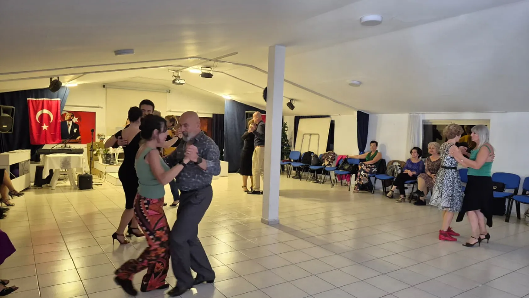 Fethiye'de 8 Mart'ta Tango ile Kadınlar Günü Kutlaması