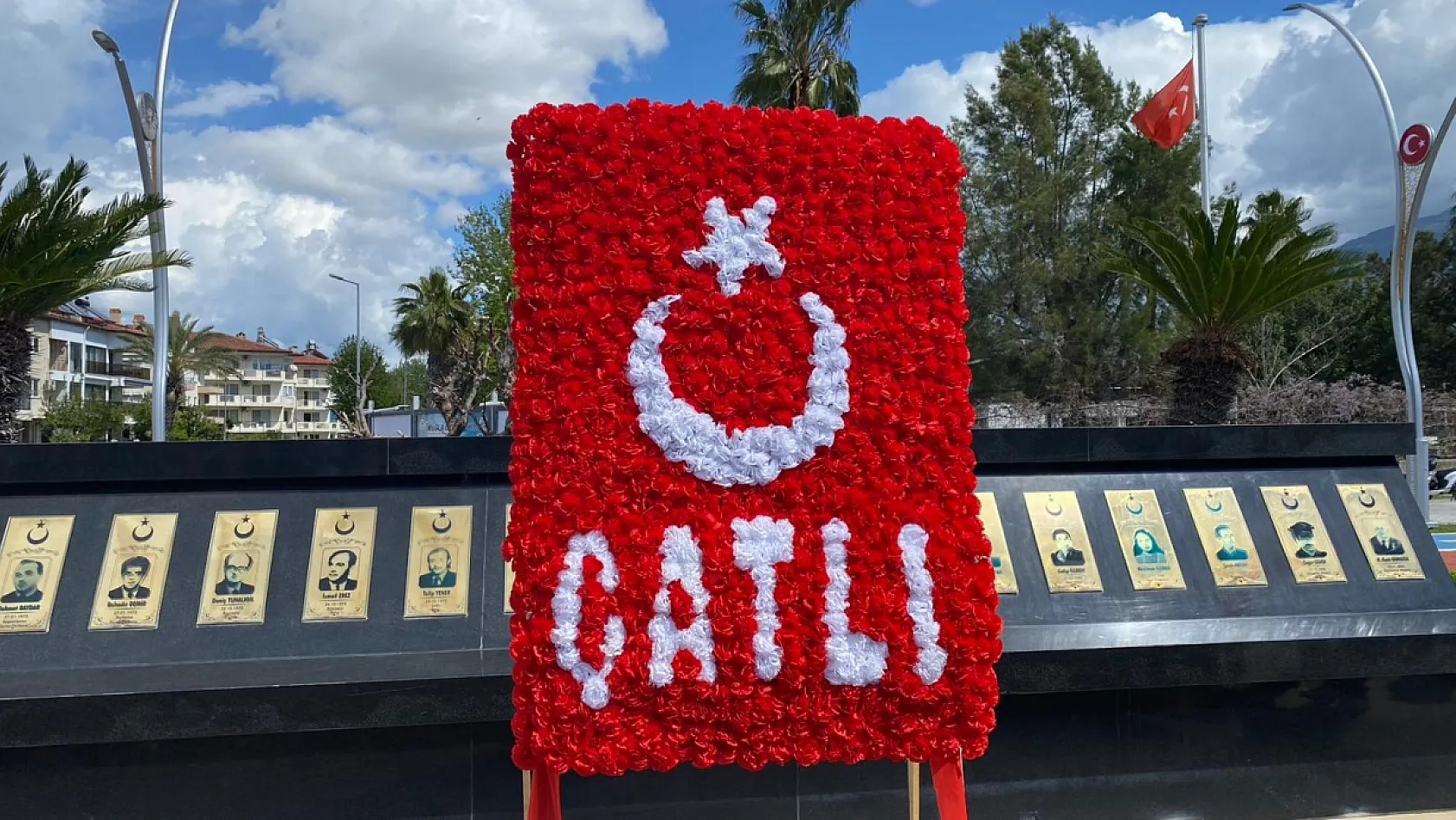 Fethiye'de ASALA tarafından şehit edilen diplomatlar anıldı