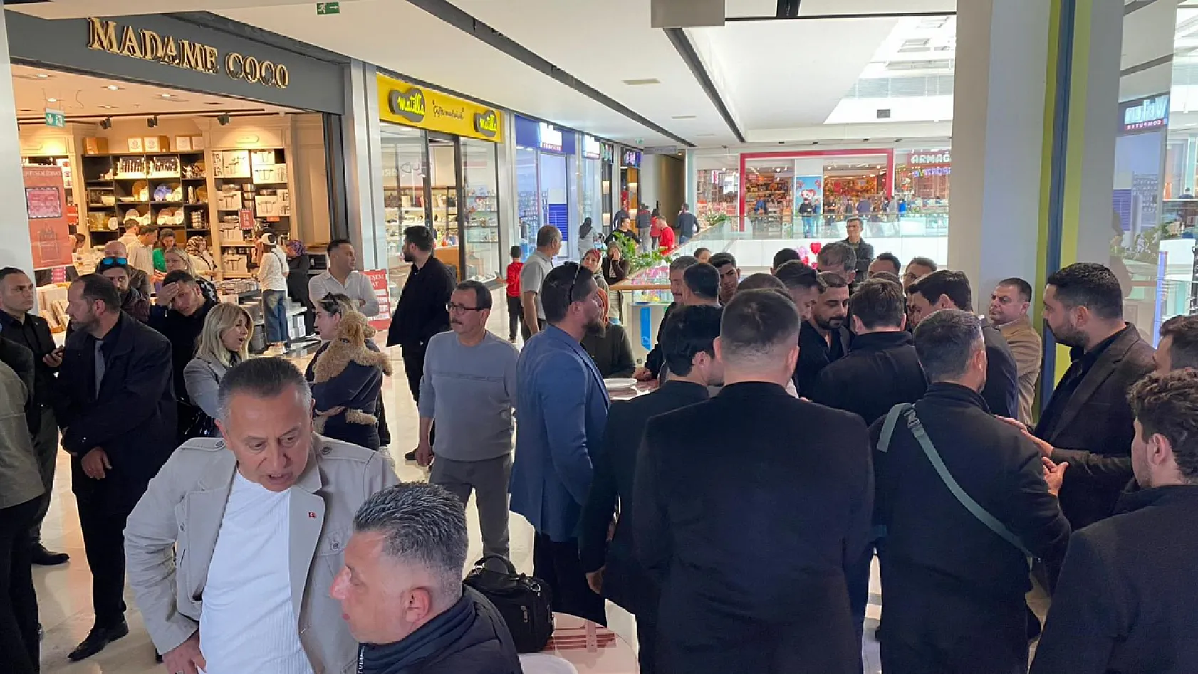 Fethiye'de 'Çatlı' filmi izlendi, söyleşi gerçekleştirildi