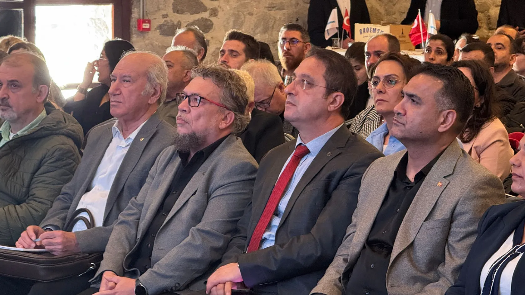 Resmi İlan Mevzuatı Eğitimi İzmir'de gerçekleşti: SED Medya Yönetimi de katıldı