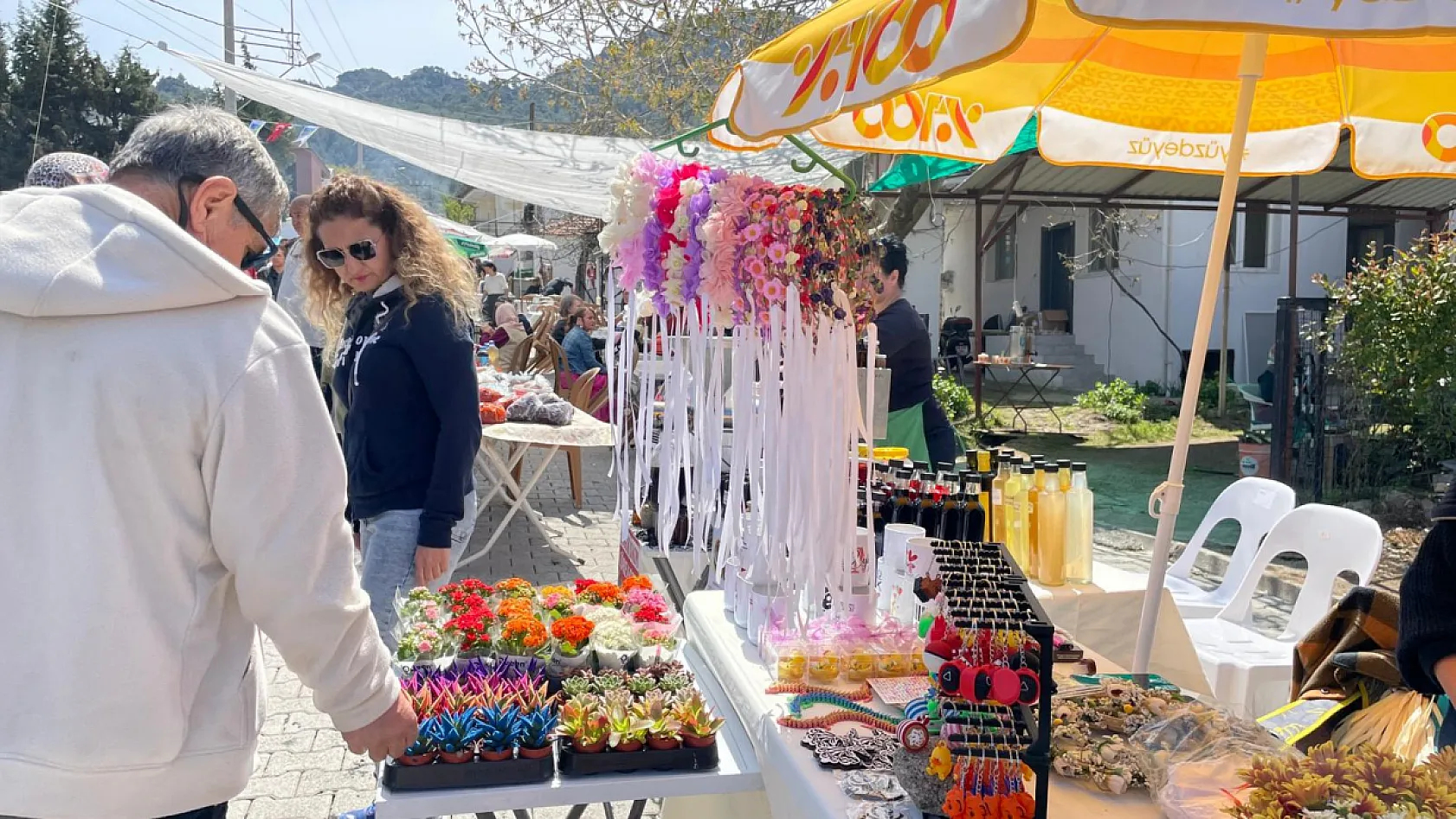 Fethiye Yeşilüzümlü'de Birçok Stant, Çeşitli Ürünler Vatandaşla Buluşuyor